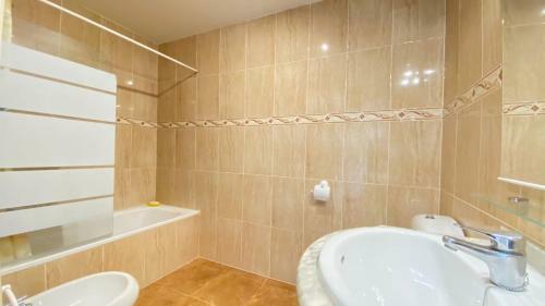 Lovely 2-bed Apartment Just 200 M From The Beach