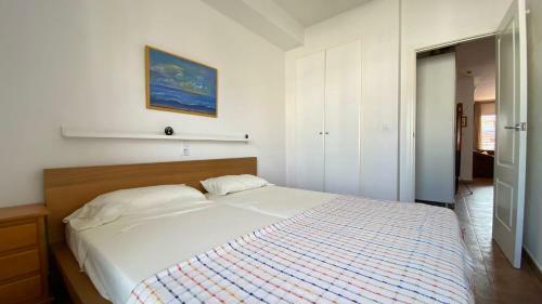 Lovely 2-bed Apartment Just 200 M From The Beach