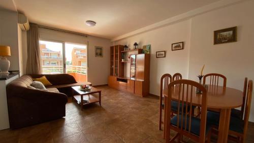 Lovely 2-bed Apartment Just 200 M From The Beach