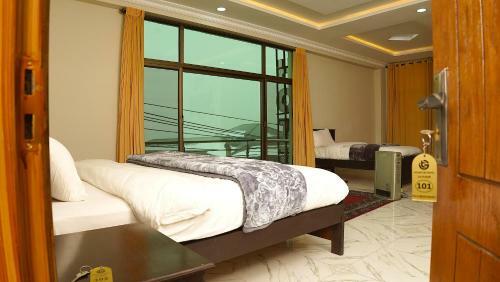 Grand Taj Hotel