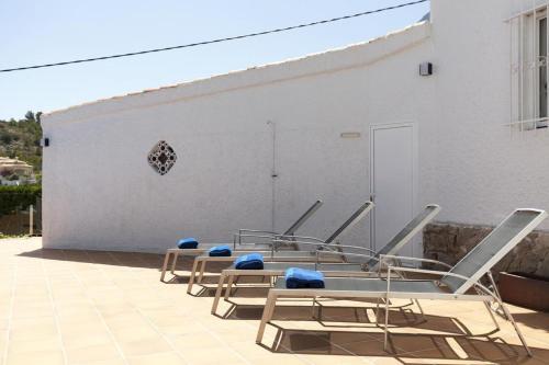 Villa Celi: Sea- & Mountain View, Peaceful & Comfortable.