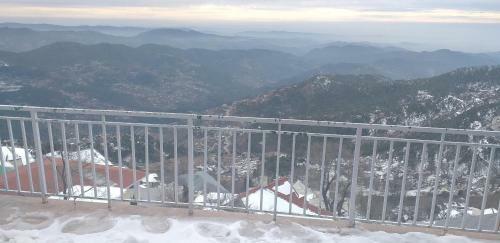 Hostal Awesome Murree View, Honeymoon Suite Room