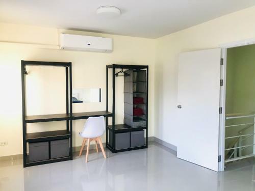 Hostal Impact Mt Guest House