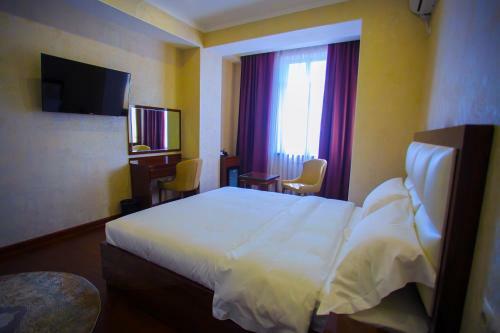 Hotel Ayni
