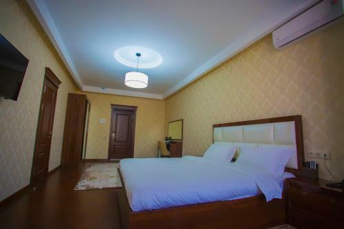 Hotel Ayni