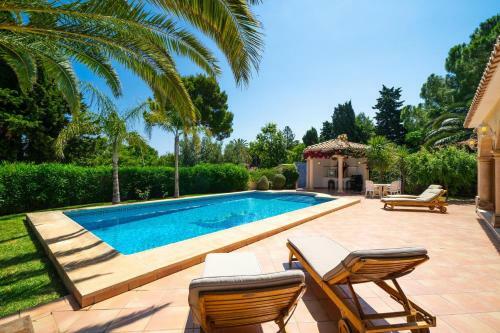 Charming 3-bed Villa In Denia First Beach Line
