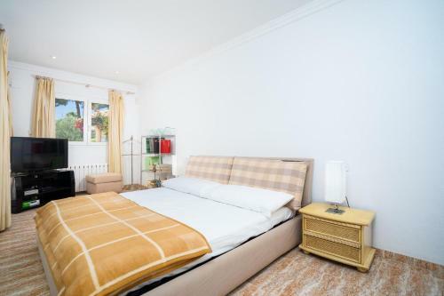 Charming 3-bed Villa In Denia First Beach Line