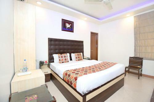 Hotel Oyo 14555 Kay Aar Regency