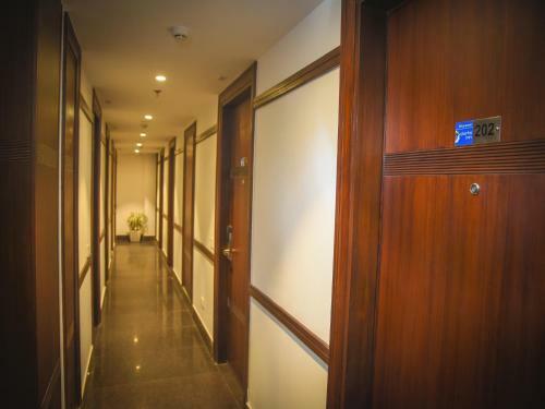 Hotel Bharawan Clarks Inn Express