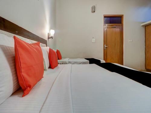 Oyo Capital O 73432 Hotel Divine