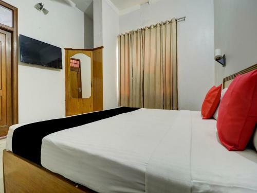 Oyo Capital O 73432 Hotel Divine