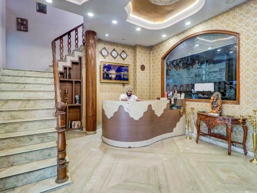 Oyo Capital O 73432 Hotel Divine