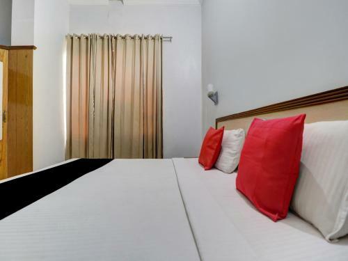 Oyo Capital O 73432 Hotel Divine