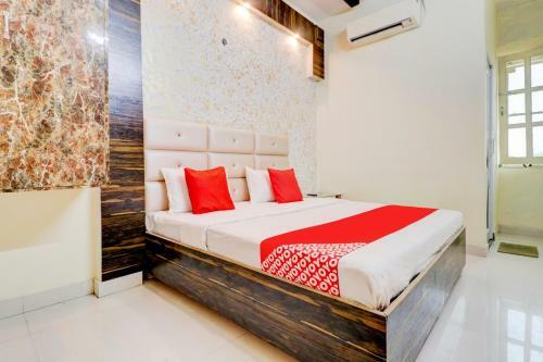Oyo 80354 Hotel Dream House