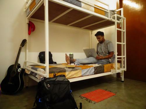 Yomad Hostel - Yoga & Travel