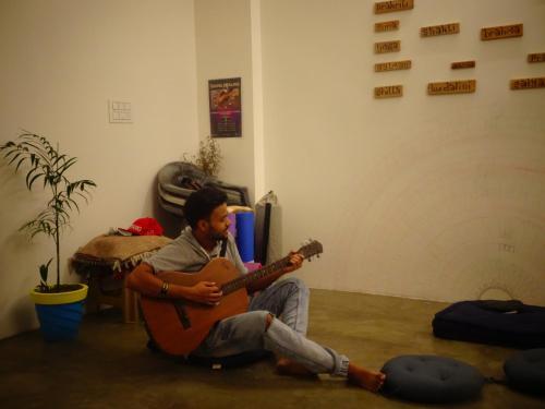 Yomad Hostel - Yoga & Travel