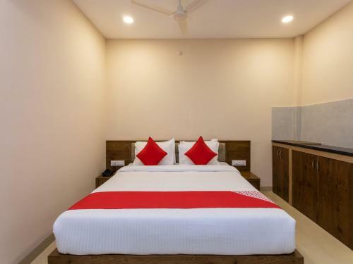 Oyo 82152 Hotel Golden Peak
