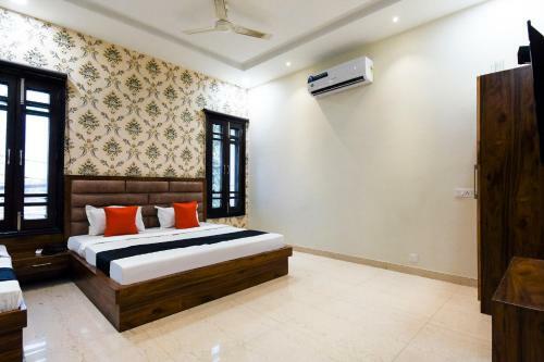 Capital O 60496 Hotel Avera