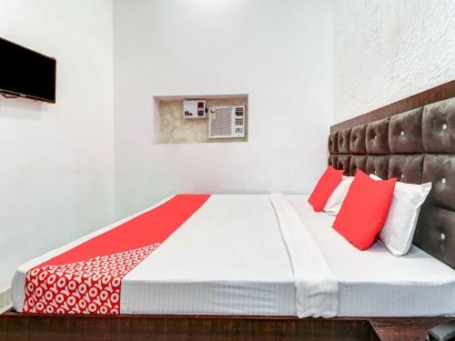 Oyo 82426 Hotel Pb02 Inn