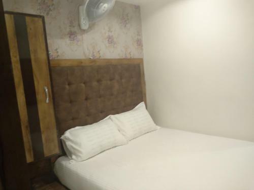 Bed & Breakfast Dhots Residency