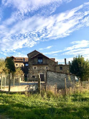 Apartamentos Bajo Pe�a