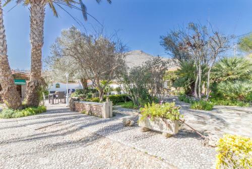 Villa With Pool Walking Distance To The Beach (malondra)