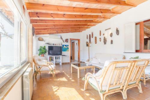 Villa With Pool Walking Distance To The Beach (malondra)