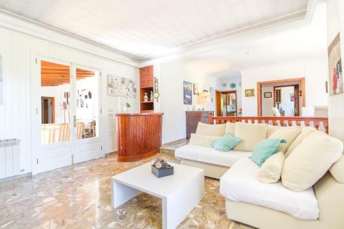 Villa With Pool Walking Distance To The Beach (malondra)