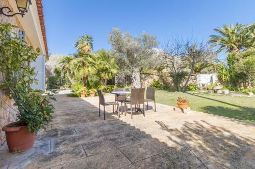 Villa With Pool Walking Distance To The Beach (malondra)