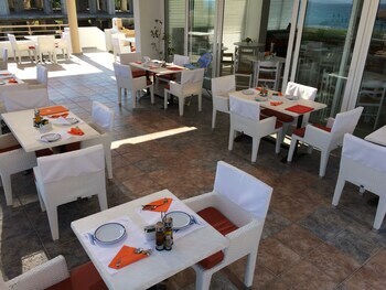 Aparthotel Irina Beach Hotel