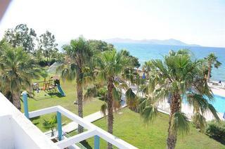 Aparthotel Irina Beach Hotel