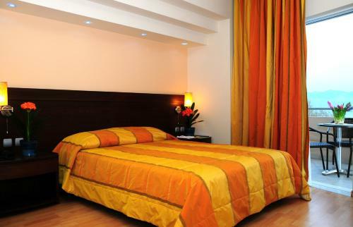 Hotel Flisvos
