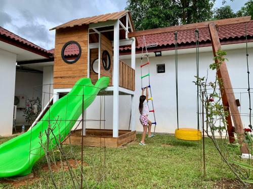 Hostal River View Villas