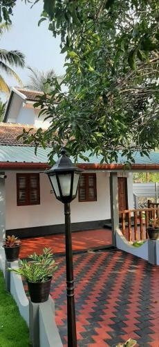 Hostal Shalom Guest House