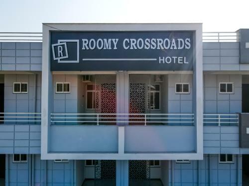 Hotel Roomy Crossroads