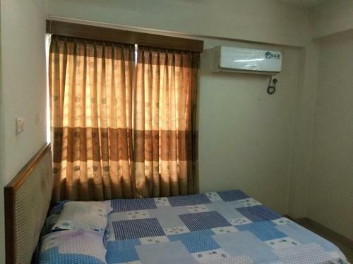 Zara?s Service Apartment