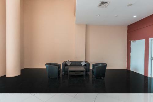 Hotel Vaccinated Staff - Oyo Flagship 766 Prima Orchard