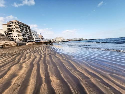 Home2book Bright Apartment El M�dano Beach