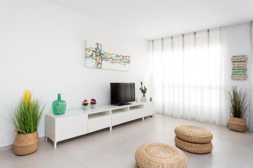 Home2book Bright Apartment El M�dano Beach