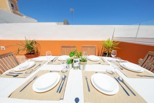 The Sunflower Villa - By Medano4you