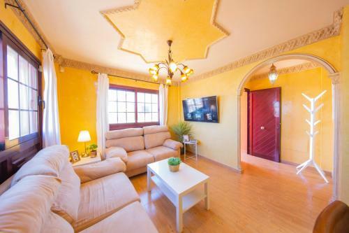 The Sunflower Villa - By Medano4you