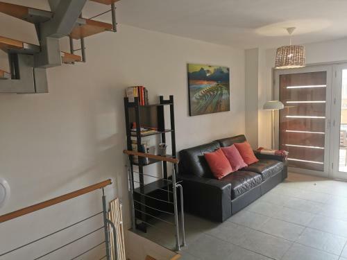 Fully Equipped Modern Apartment With A Garage