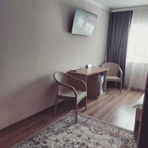 Hotel ???-??