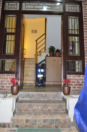 Tananai Newa Home (mt. Ganesh)