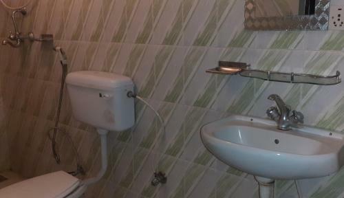 Hostal Ambience House