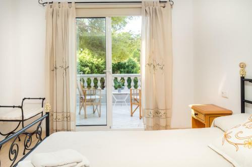Villa Tamarells With Garden Next To Alcudia Beach