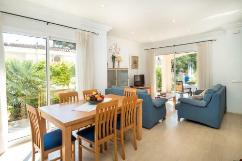 Villa Tamarells With Garden Next To Alcudia Beach