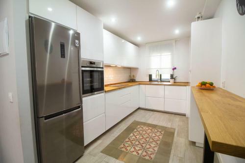 Apartamento Con Terraza Y Piscina A Metros De La Playa