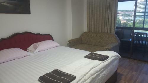 Apartamento Bangsaen Royal Beach By Preyaluk