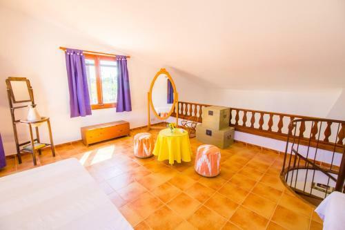 Cozy Chalet With Wifi And A / C